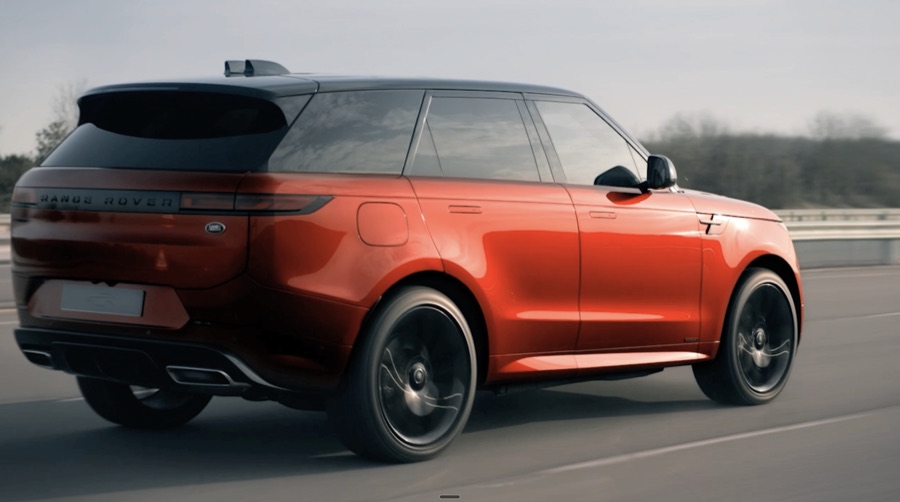 Range Rover Sport test track — film still 3